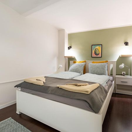 L9 Lonyay Apartment بودابست المظهر الخارجي الصورة