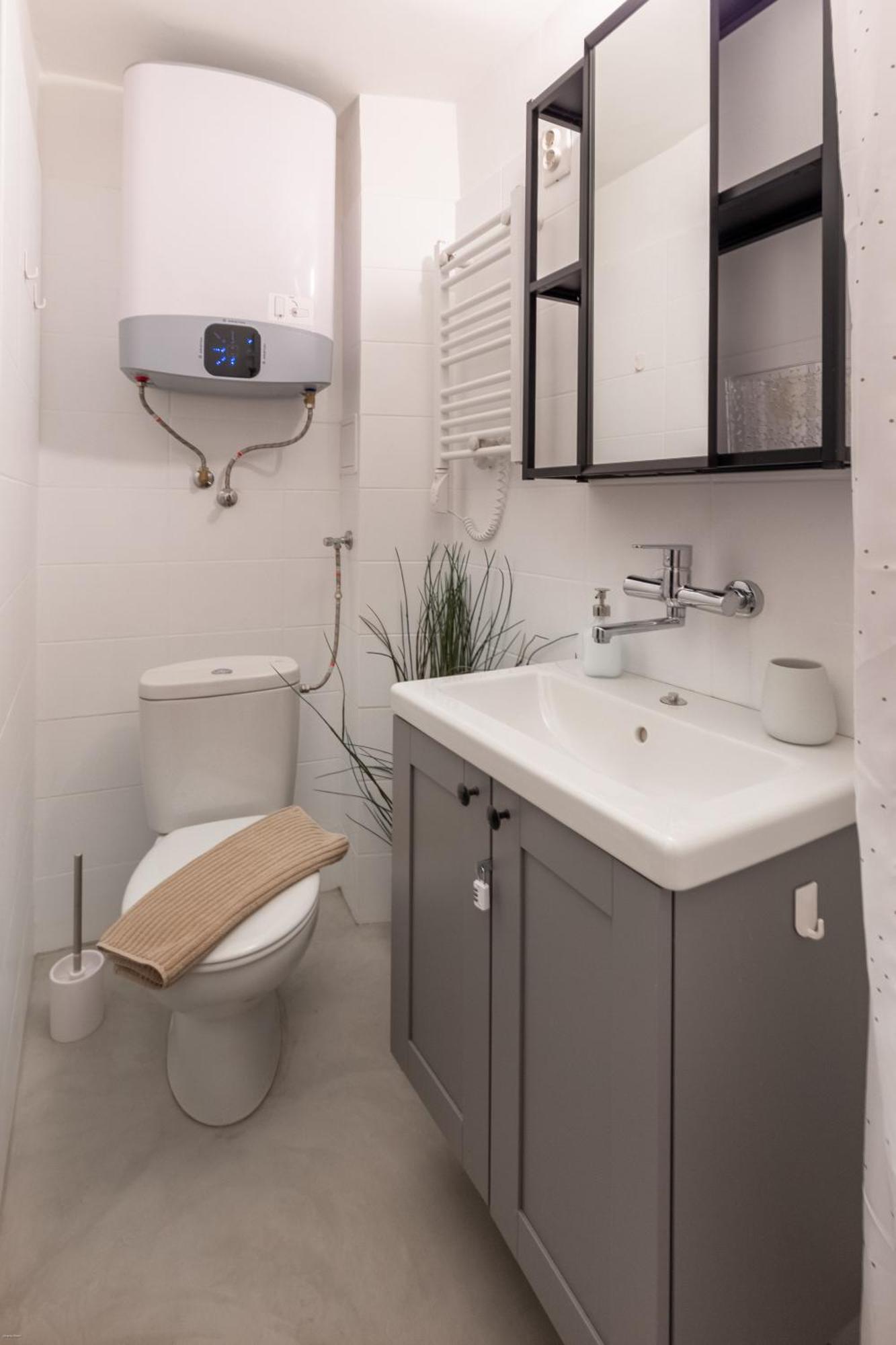 L9 Lonyay Apartment بودابست المظهر الخارجي الصورة