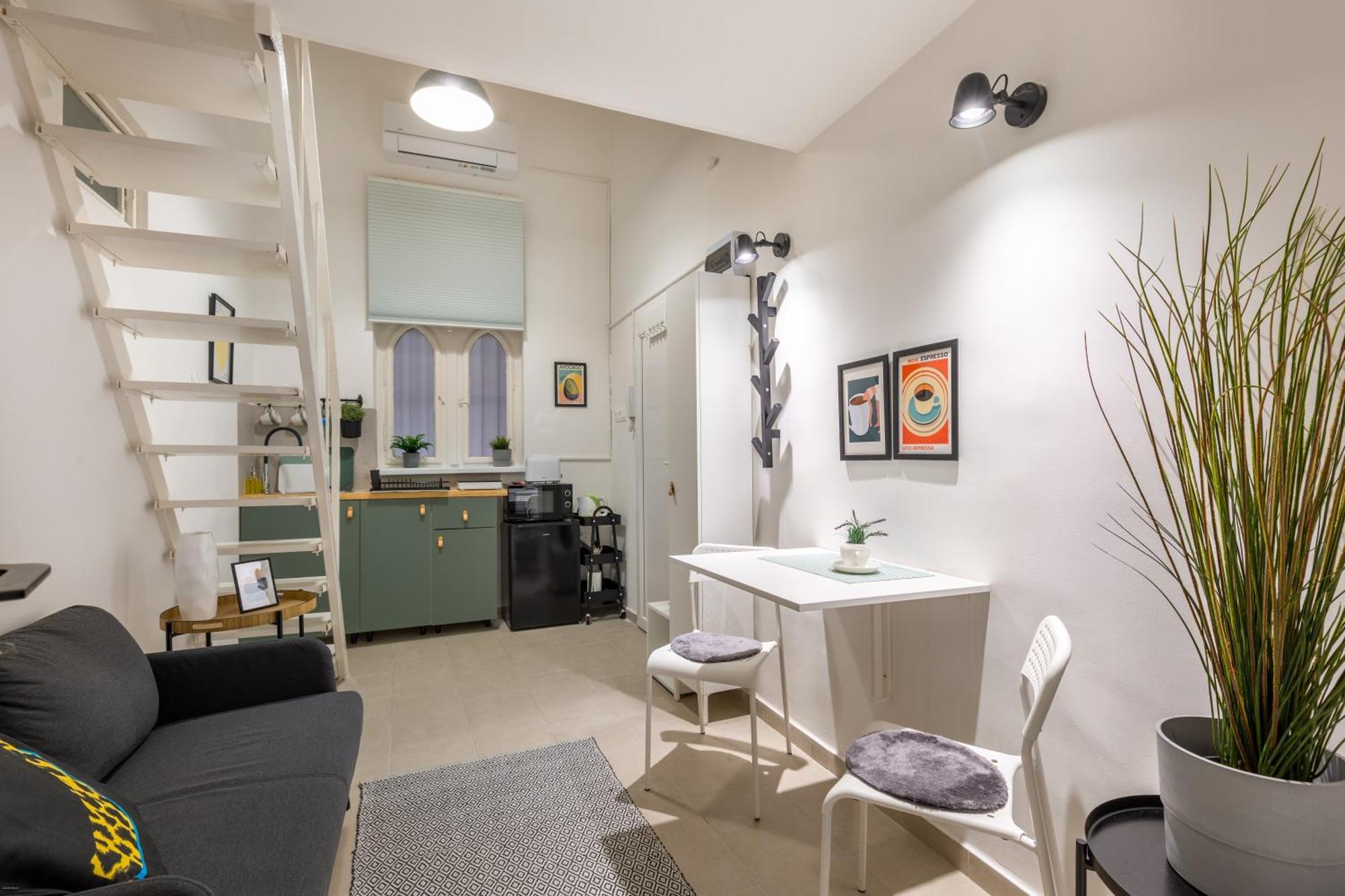 L9 Lonyay Apartment بودابست المظهر الخارجي الصورة