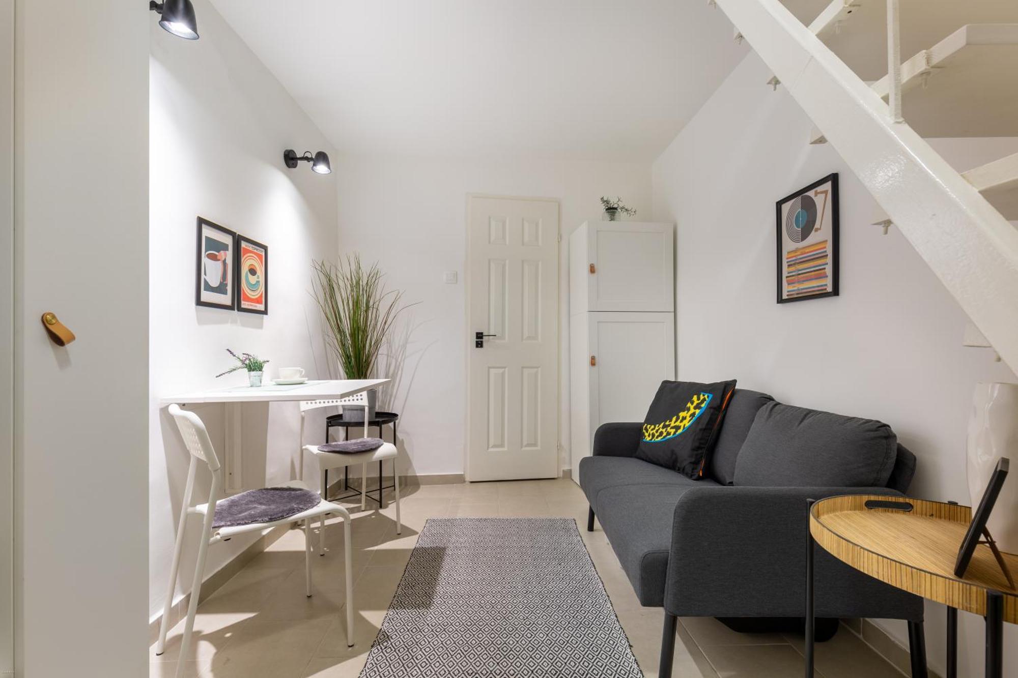 L9 Lonyay Apartment بودابست المظهر الخارجي الصورة